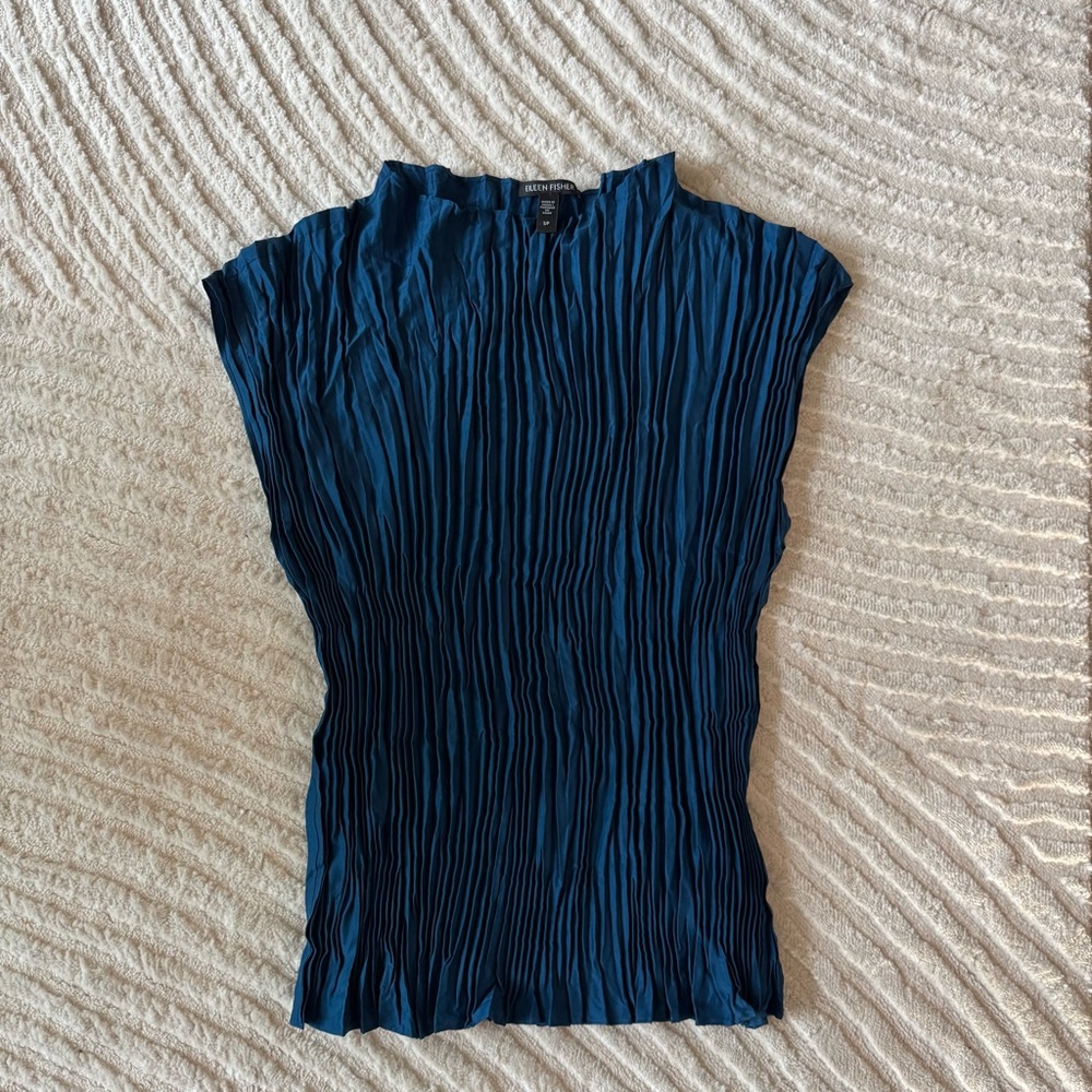 Eileen Fisher 100% Silk Scrunch Top